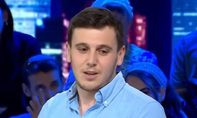 ארי שפיץ ישיא משואה ביום העצמאות