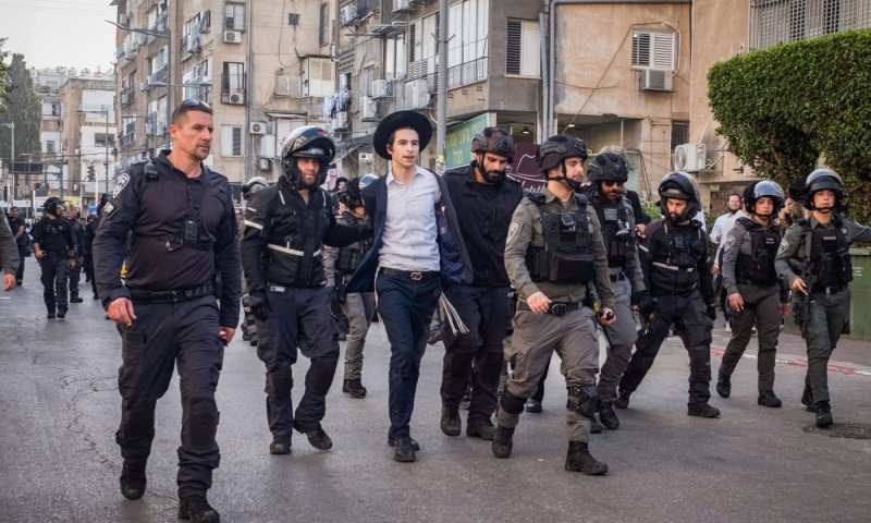 מנהיגי הציבור החרדי מגנים את ההתפרעויות בבני ברק