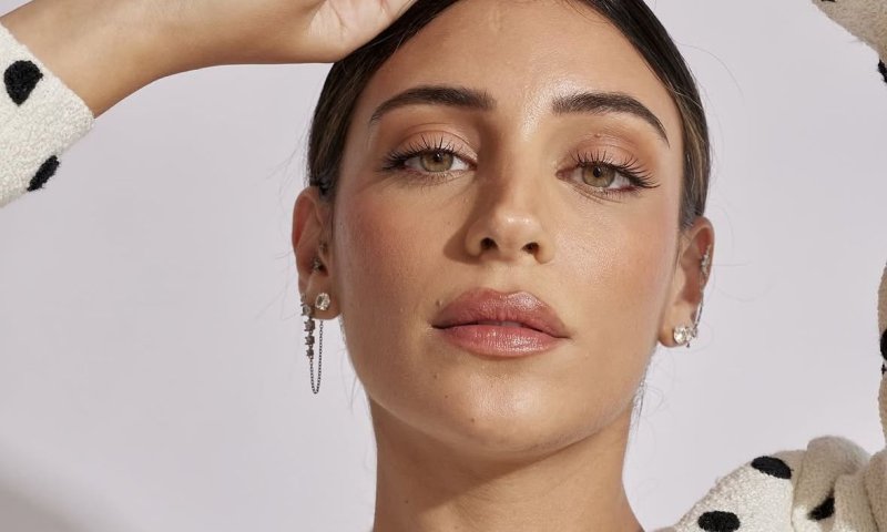 בעקבות התקיפות: כוכבת הרשת משתפת שנתקעה בדובאי בלי מוהל לבנה