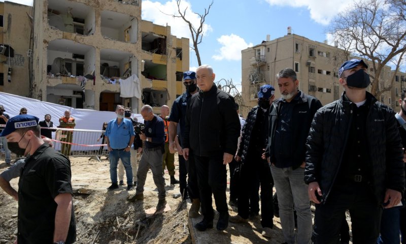 נתניהו בערד: אם היו נכנסים למקלטים - אף אחד לא היה נפגע