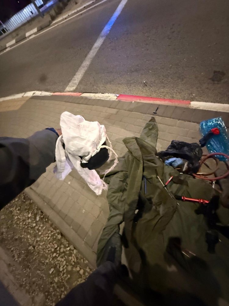 הבידוד שנתפס בידי החשודים, צילום: דוברות המשטרה 