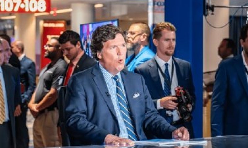 קטאר מכחישה את הקונספירציה של קרלסון: "לא נתפסו סוכני מוסד"