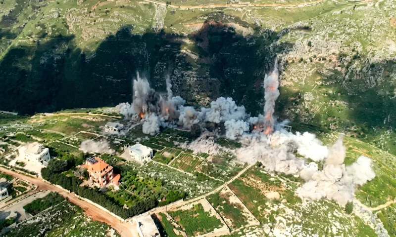צה"ל תקף יותר מ-40 מטרות של חיזבאללה בדרום לבנון