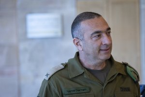 טלטלה בצמרת: תא"ל בצה"ל פורש לאלתר עקב חקירה חמורה