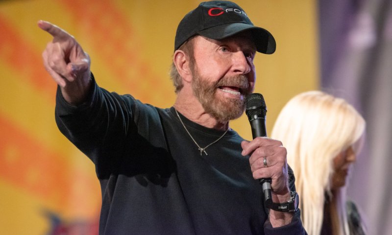 יום הולדת שמח: עשרה דברים שלא ידעתם על צ'אק נוריס