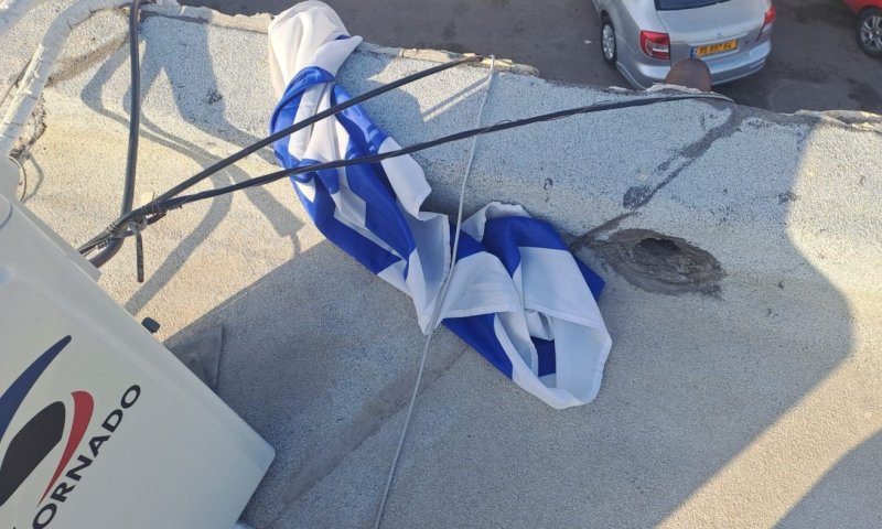 שבת בלוד: ערבים תלשו דגלי ישראל ונכנסו לעשן בבית כנסת 