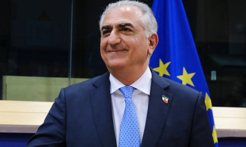 רזא פהלווי תוקף את חמינאי: "פושע, אין לך לאן לברוח"