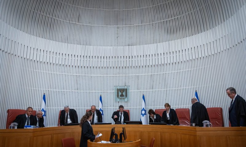 "פגיעה חמורה בשבת": ש"ס בתלונה נגד שופטי העליון