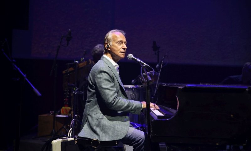 שלומי שבת במחווה מרגשת למתי כספי ז"ל