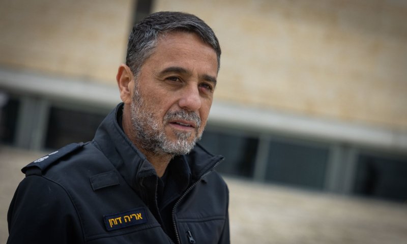 "ניסיון לניגוח": דובר המשטרה משיב מלחמה לתביעת עמי אשד