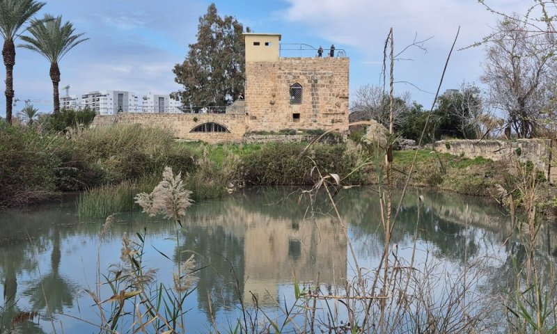 מנחל תנינים עד צלמון: איך המים עיצבו חיים ומורשת