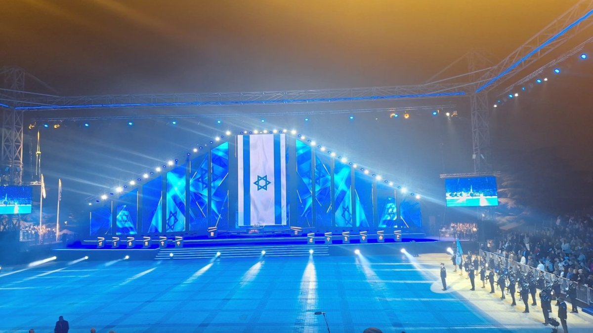 בנט נגד מדליקי המשואות: 