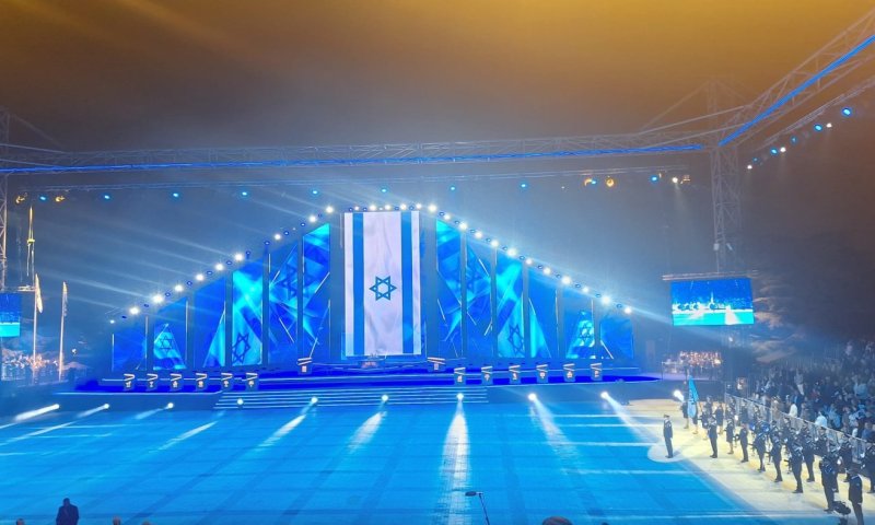 בנט נגד מדליקי המשואות: "מי אתה שתחליט מי זה העם?"