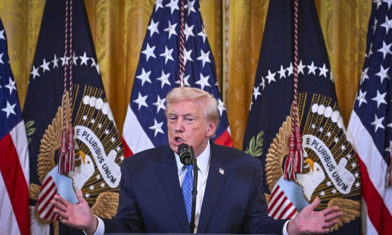 דיווח: טראמפ שקל לבטל את השיחות עם איראן