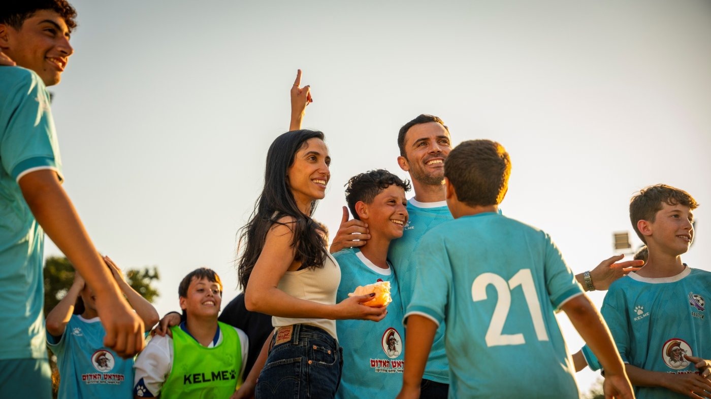 דונה חוא "באדיבות סרטי יונייטד קינג"