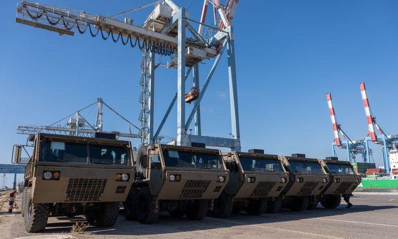 תוך 24 שעות: אלפי טונות של ציוד צבאי הגיע לישראל