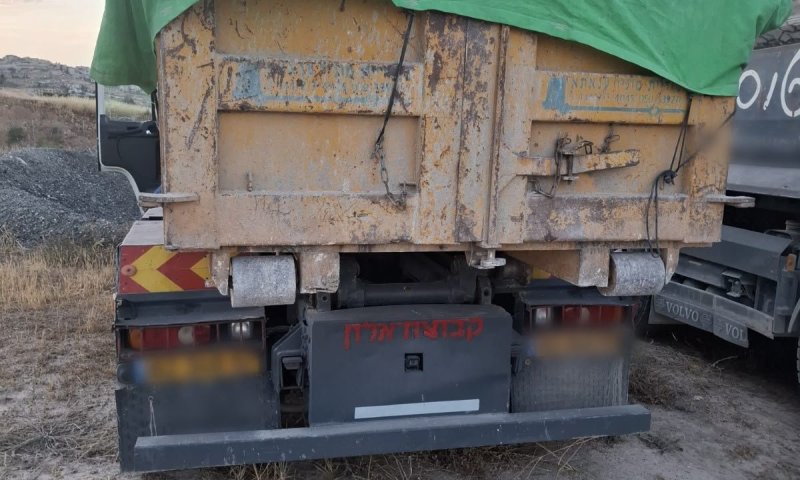 סוכלו הברחות ענק: 120 טון פסולת נתפסו בדרך לשטחי הרשות