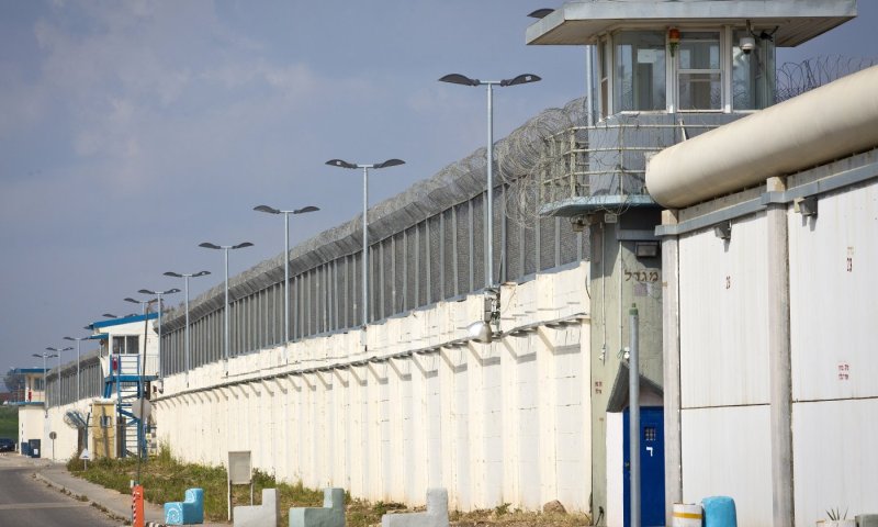 דרמטי: מפקד כלא שאטה התפטר בעקבות טיוח ניסיון בריחה 