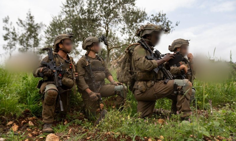 ארבעה לוחמי מילואים נפצעו מפגיעת רחפן נפץ בדרום לבנון