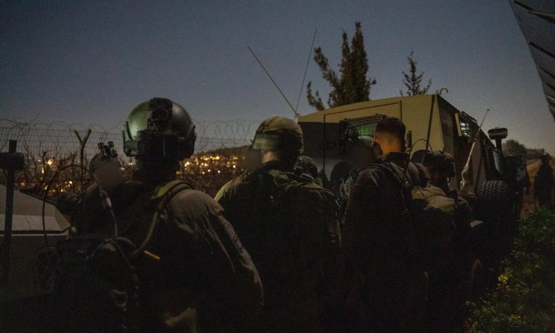 חוליית מחבלים חוסלה בדרום לבנון; מטענים ונשק אותרו בכפר