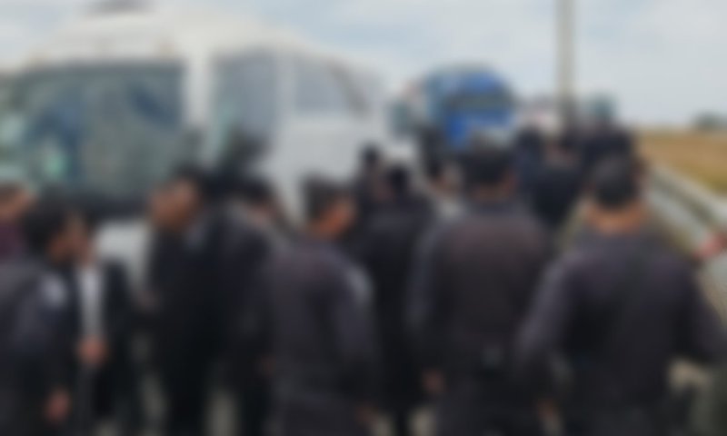 כאוס: המשטרה חסמה אוטובוסים למירון, החוגגים חסמו את הכבישים
