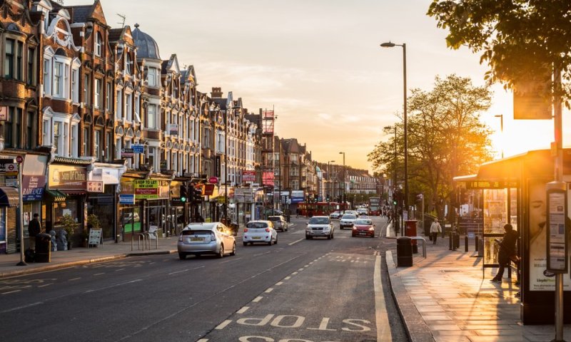 לונדון: שני חרדים נדקרו מחוץ לבית כנסת, מצבם קשה