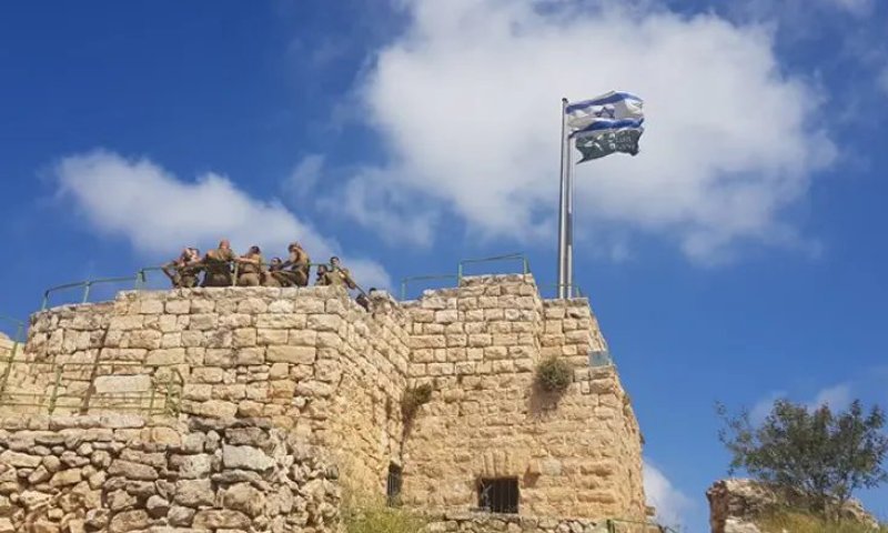 בדרך אל העיר : המבצר בדרך לירושלים