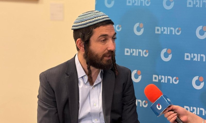 סוכות לסרוגים: דוד זיני הופך את השב״כ ללא פוליטי
