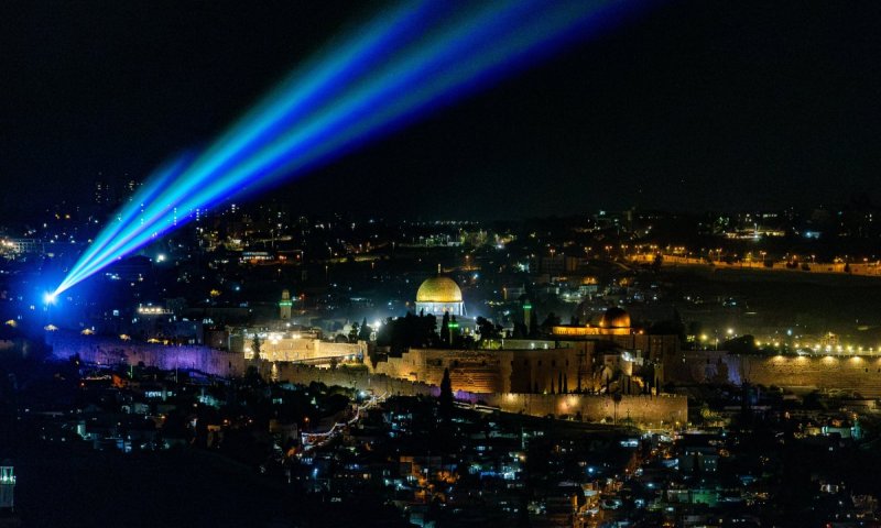 אירופה בישראל: מסע בין המבנים המוארים של ירושלים