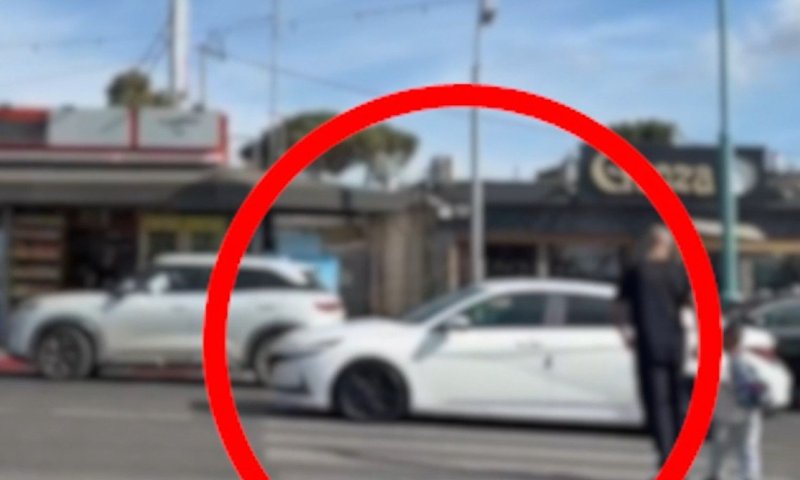 נעצרה בגלל אי מתן זכות קדימה והתברר שאין לה רישיון. צפו