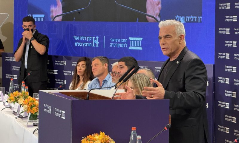 לפיד: "ייקח עוד שבועיים-שלושה, אבל איזנקוט יצטרף אלינו"