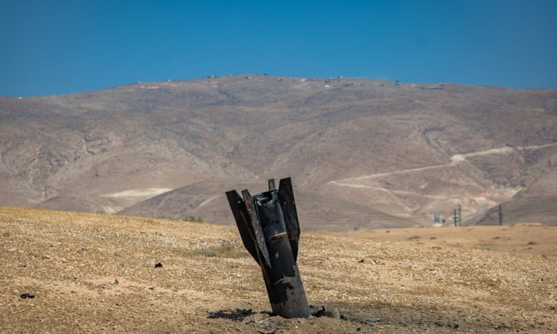 תמונת היום: שבר טיל באמצע המדבר